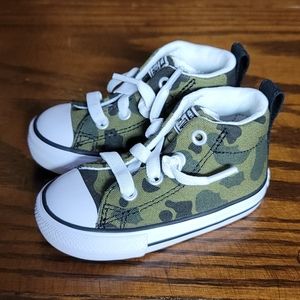 NEW Kids Converse Camouflage High Top Sneakers Sz 5